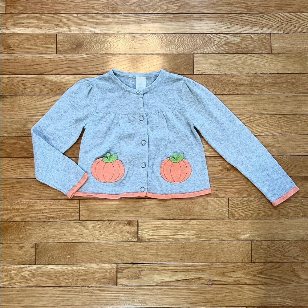 🎃5T Darling Gymboree button up sweater with little pumpkin “pockets”. - Picture 3 of 6